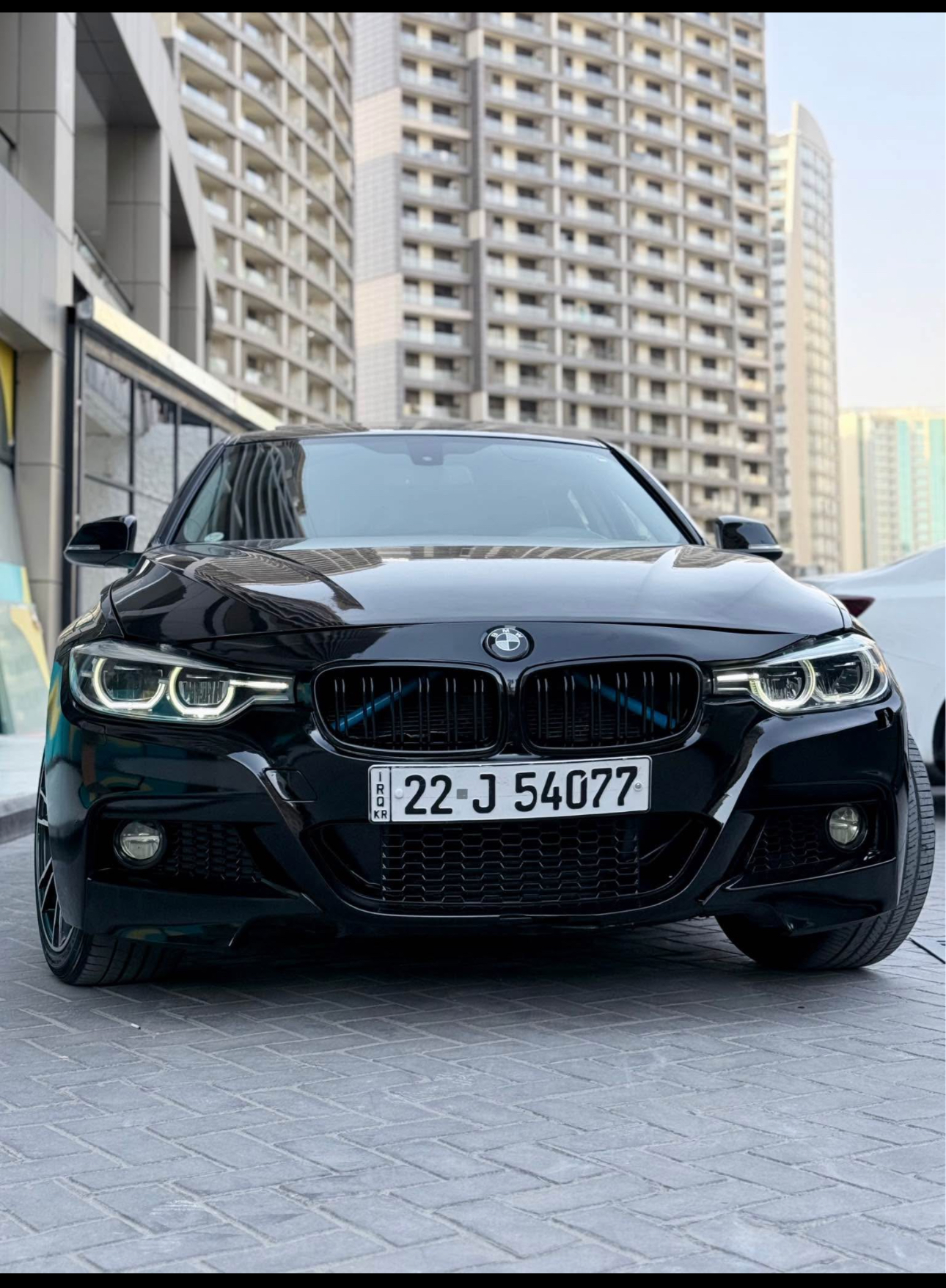 بی ئێم دابلیو ٣٢٠ ا 2018